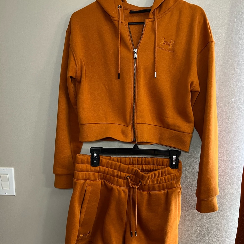 NWOT UNDER ARMOR SET SHORT AND JACKET SET - Picture 2 of 9